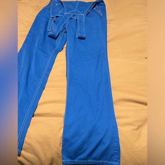 Purchased at a vintage shop and never got around to hemming! Too long for me. - Picture 8 of 10